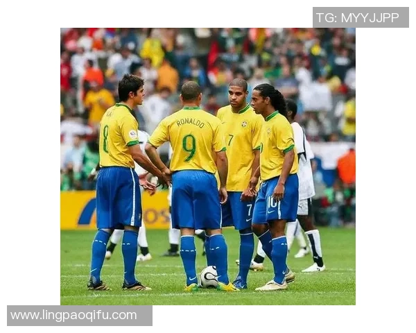 十三位热爱足球的传奇球星他们的故事与激情